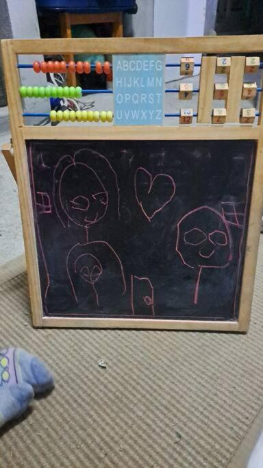 Mendes Family Homestay - B&B In The Heart Of 프라이아 외부 사진