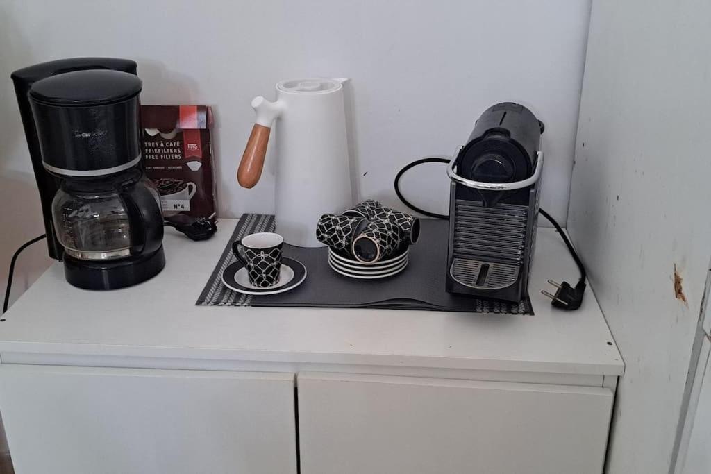 Mendes Family Homestay - B&B In The Heart Of 프라이아 외부 사진