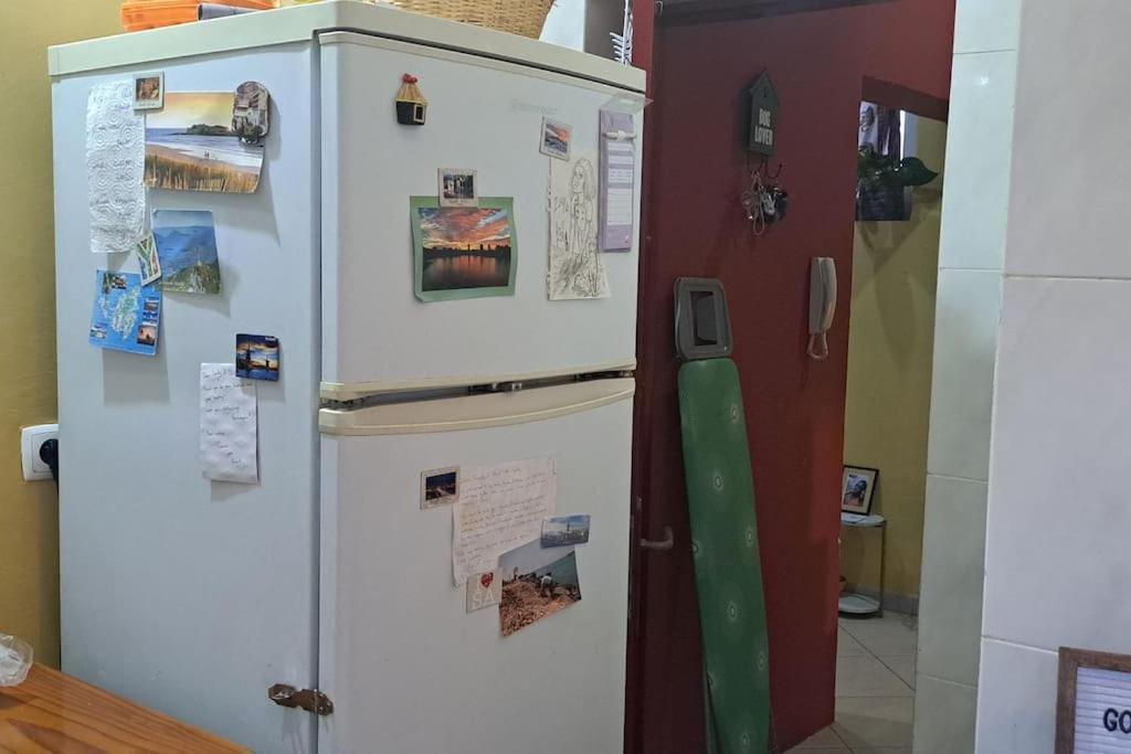 Mendes Family Homestay - B&B In The Heart Of 프라이아 외부 사진