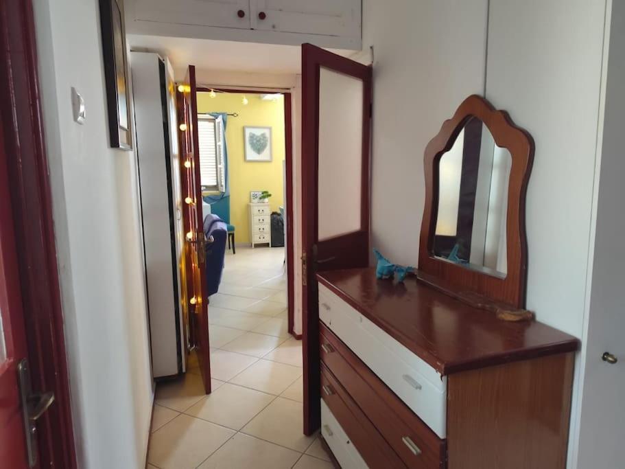 Mendes Family Homestay - B&B In The Heart Of 프라이아 외부 사진