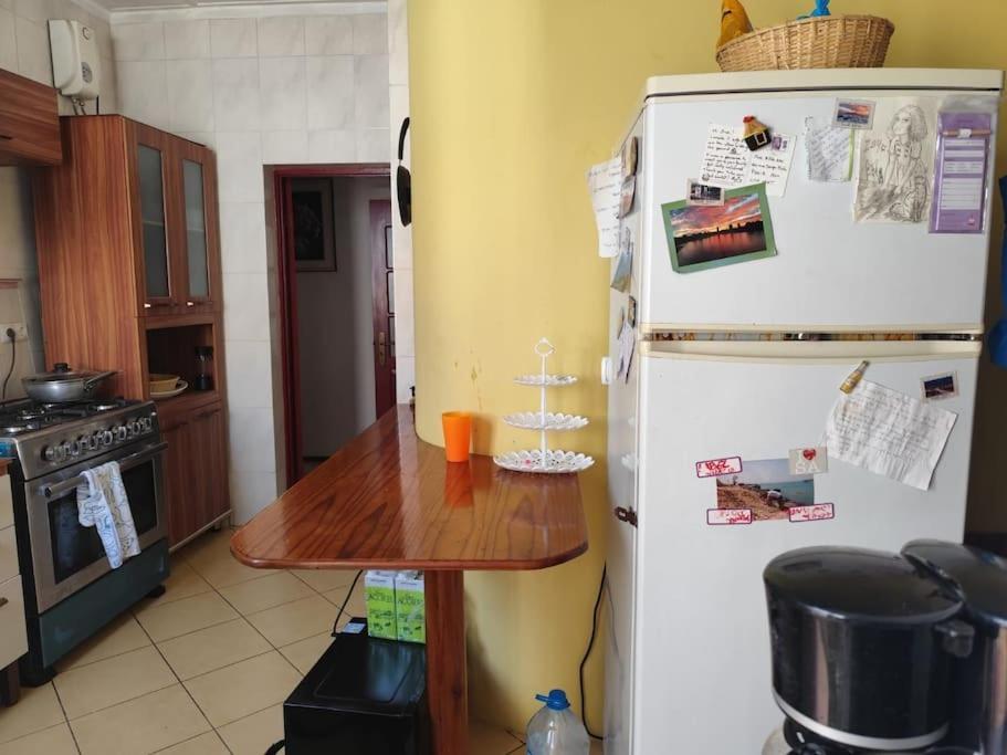 Mendes Family Homestay - B&B In The Heart Of 프라이아 외부 사진