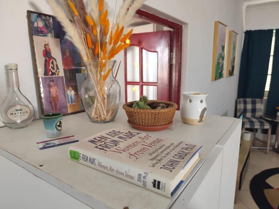 Mendes Family Homestay - B&B In The Heart Of 프라이아 외부 사진